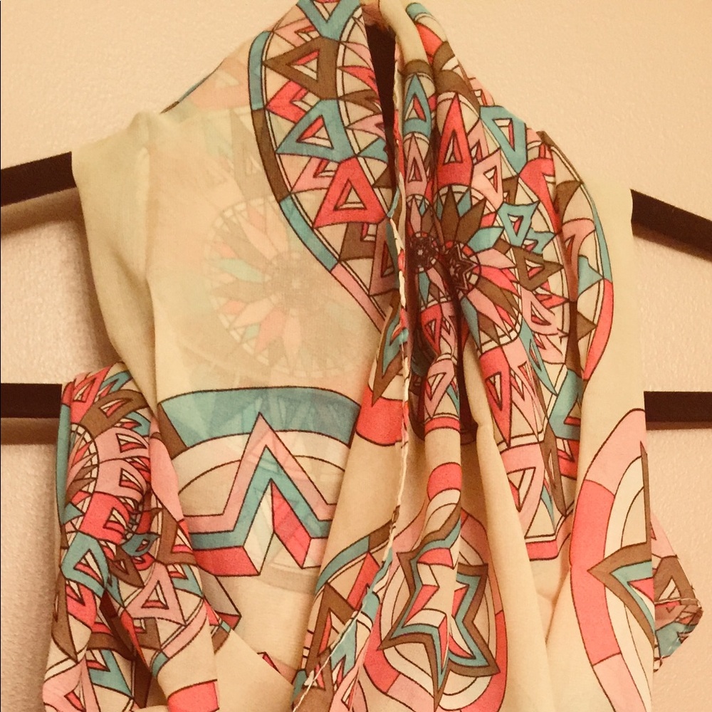 A-Must-Have Scarf